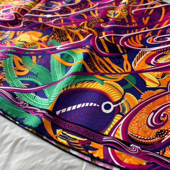 [RARE] Hermès 2014 De la Mer au Ciel Silk Scarf 90cm in Violet, Orange, Vert - Picture 5 of 10